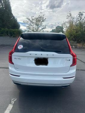 White 2021 Volvo XC90 T6 Momentum