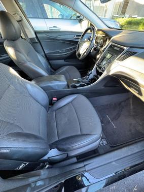 2011 Hyundai SONATA SE