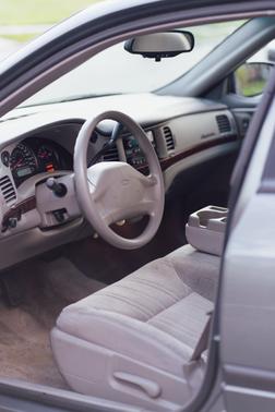 2005 Chevrolet Impala Base