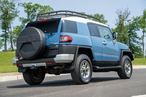 2012 Toyota FJ Cruiser Base
