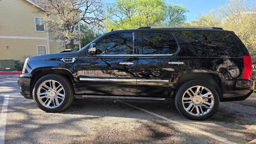 Black 2013 Cadillac Escalade Platinum Edition
