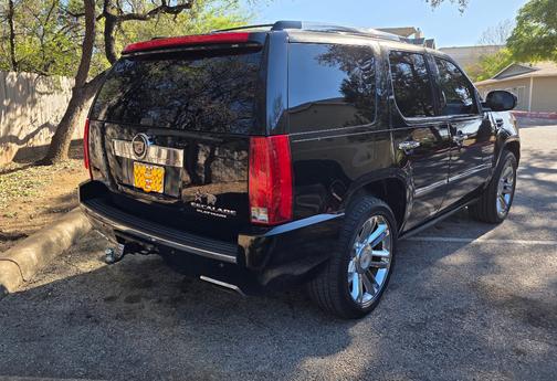 Black 2013 Cadillac Escalade Platinum Edition