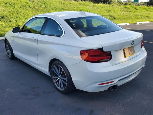 White 2018 BMW 230 i