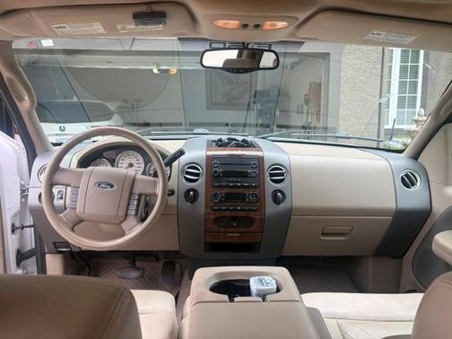 White 2004 Ford F-150 Lariat SuperCrew