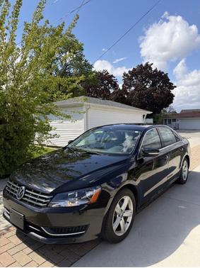 Black 2013 Volkswagen Passat 2.5 SE