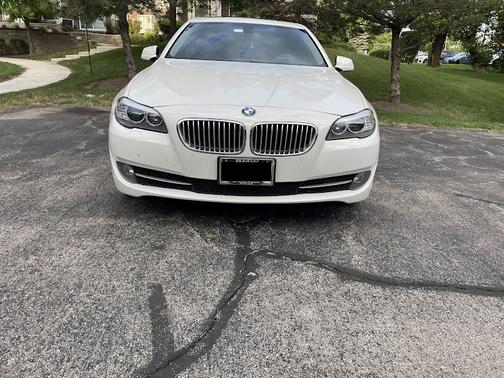 Photo 2 of 16 of 2013 BMW 535 i xDrive