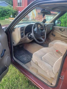 1998 Chevrolet S-10 LS