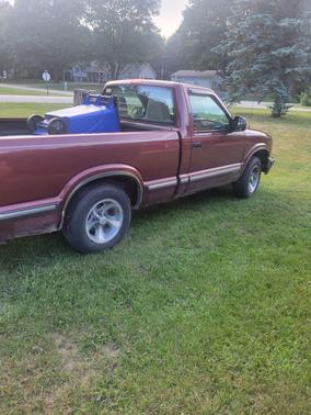 1998 Chevrolet S-10 LS