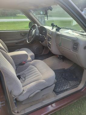 1998 Chevrolet S-10 LS