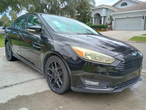 Black 2016 Ford Focus SE