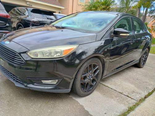 Black 2016 Ford Focus SE