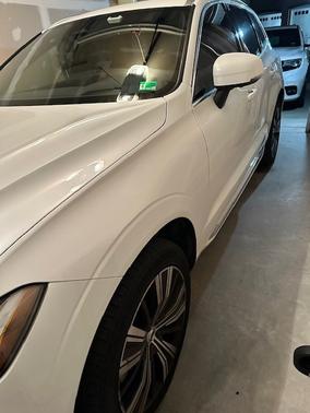 2022 Volvo XC60 B6 Inscription