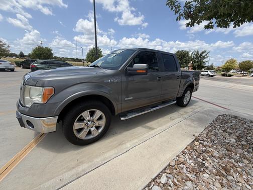Gray 2011 Ford F-150 Lariat