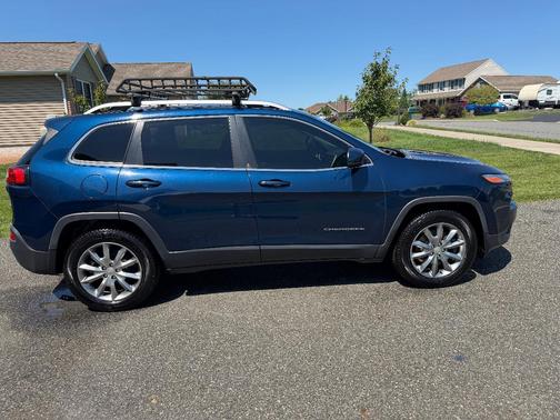 Blue 2018 Jeep Cherokee Limited