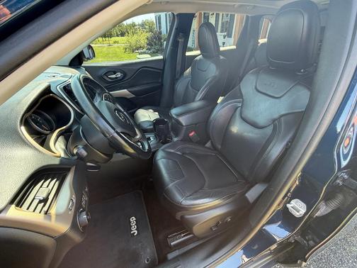 Blue 2018 Jeep Cherokee Limited