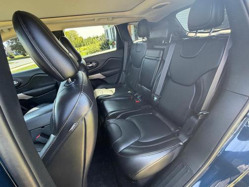 Blue 2018 Jeep Cherokee Limited