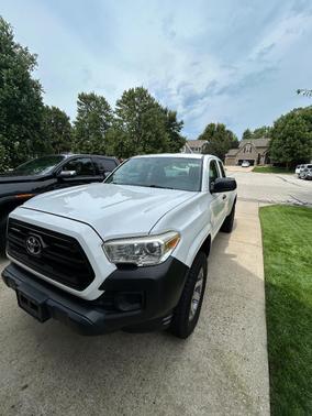 White 2016 Toyota Tacoma SR