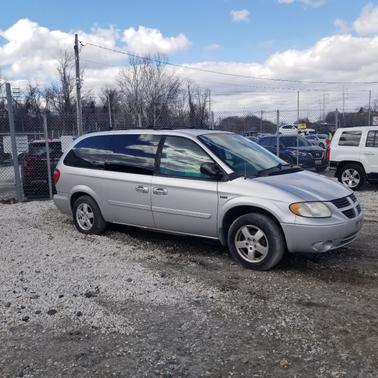 Silver 2005 Dodge Grand Caravan SXT