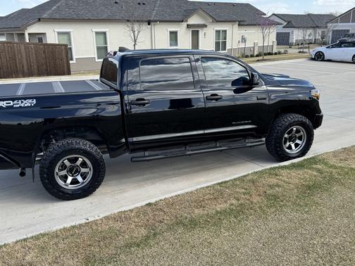 Black 2020 Toyota Tundra SR5