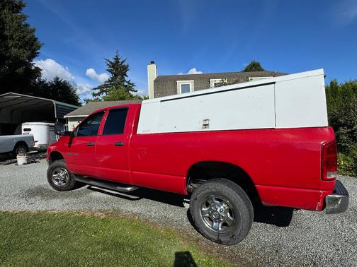 Red 2003 Dodge Ram 2500 SLT Quad Cab