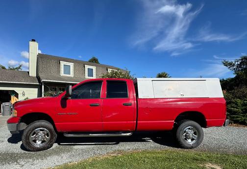 Red 2003 Dodge Ram 2500 SLT Quad Cab