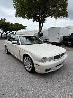 White 2008 Jaguar XJ8 Base