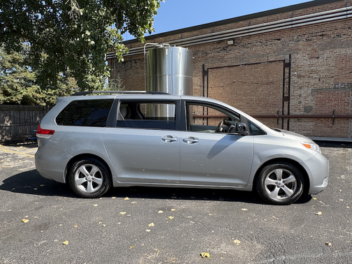 2011 Toyota Sienna LE