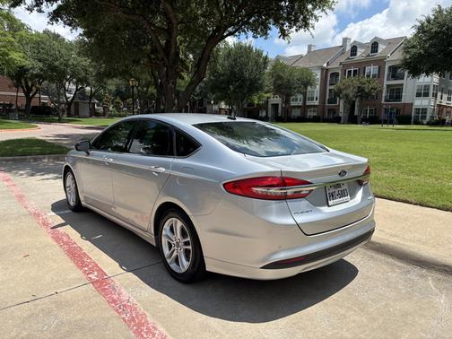 Silver 2018 Ford Fusion SE