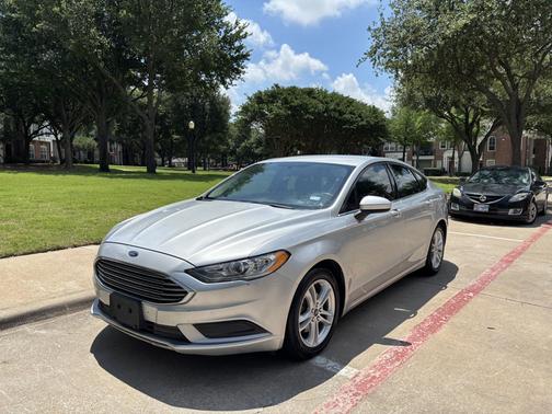 Silver 2018 Ford Fusion SE