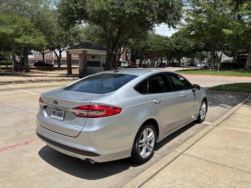 Silver 2018 Ford Fusion SE