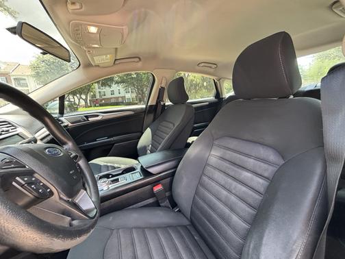Silver 2018 Ford Fusion SE