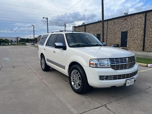 White 2007 Lincoln Navigator Ultimate
