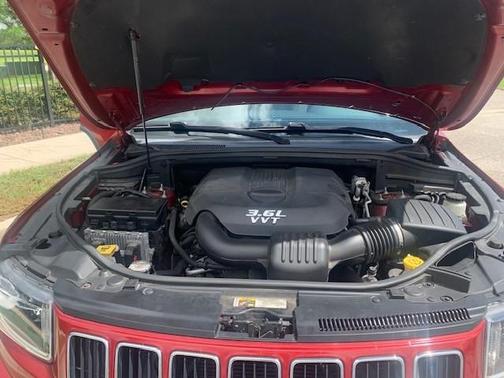 Red 2014 Jeep Grand Cherokee Limited