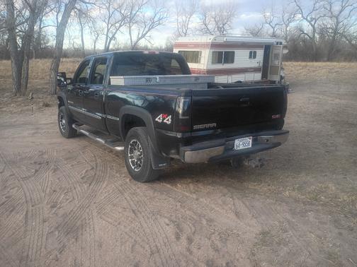 2004 GMC Sierra 2500 SLT H/D Crew Cab