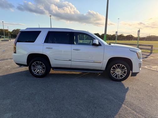 White 2018 Cadillac Escalade Base