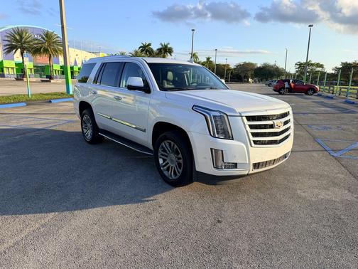 White 2018 Cadillac Escalade Base