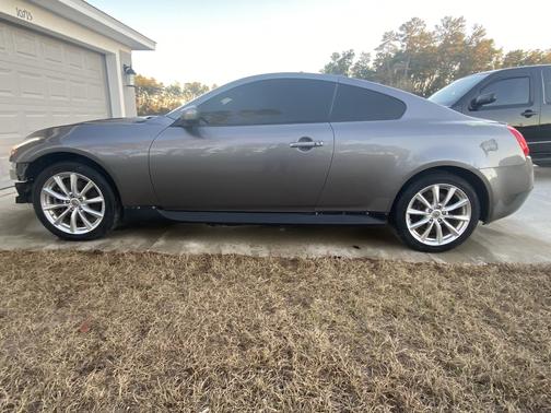 2013 INFINITI G37 x
