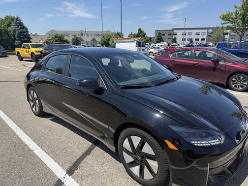 Black 2024 Hyundai IONIQ 6 SE