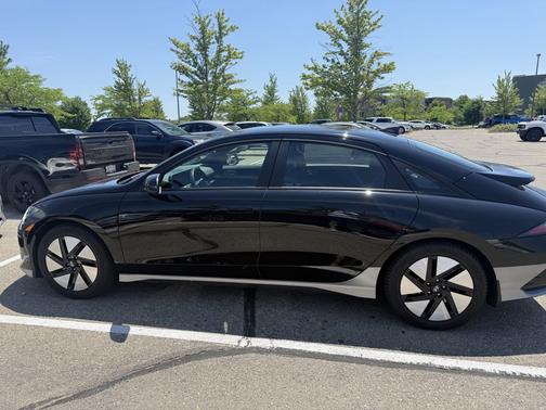 Black 2024 Hyundai IONIQ 6 SE