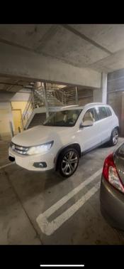 White 2012 Volkswagen Tiguan SE