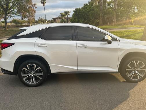 White 2021 Lexus RX 450h Base