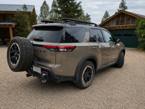 Brown 2023 Nissan Pathfinder Rock Creek