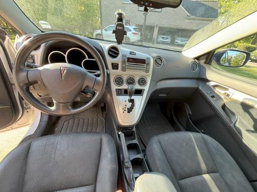 2010 Pontiac Vibe Base