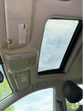 2010 Pontiac Vibe Base