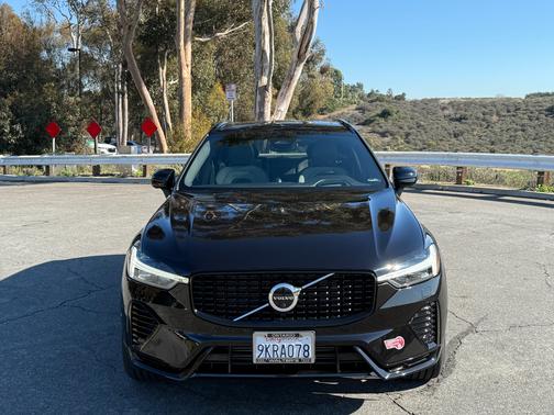 2022 Volvo XC60 Recharge Plug-In Hybrid T8 R-Design