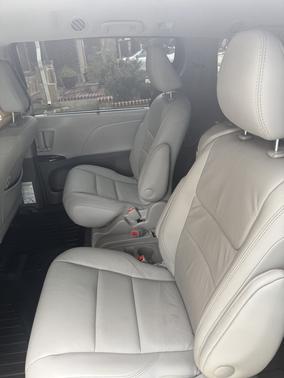Gray 2017 Toyota Sienna XLE Premium