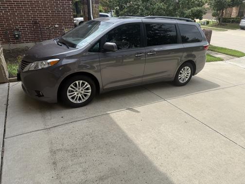 Gray 2017 Toyota Sienna XLE Premium