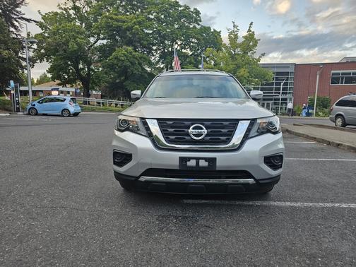 2019 Nissan Pathfinder S