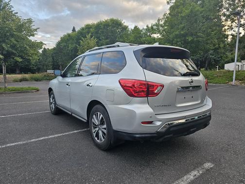 2019 Nissan Pathfinder S