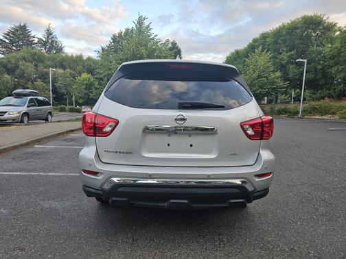 2019 Nissan Pathfinder S